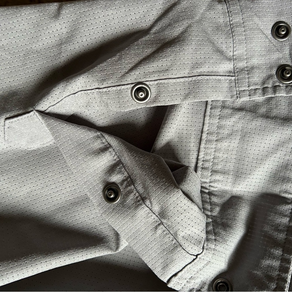 Exofficio Men's Slate Gray Casual Button-Down Shirt - Picture 7 of 10
